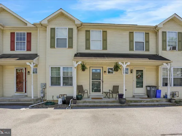664 Walnut Tree Dr, Blandon, PA 19510