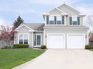 3293 Bridgeport Dr, North Olmsted, OH 44070