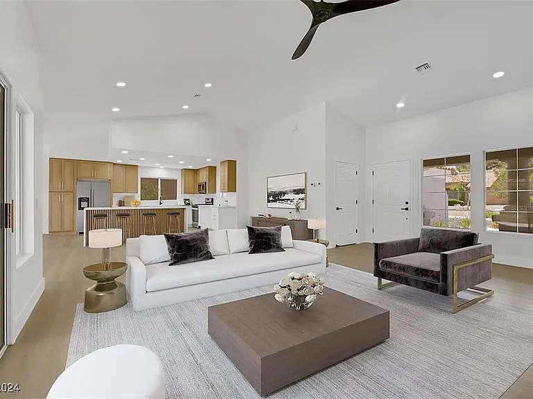8513 Glenmore Dr — Photo 2