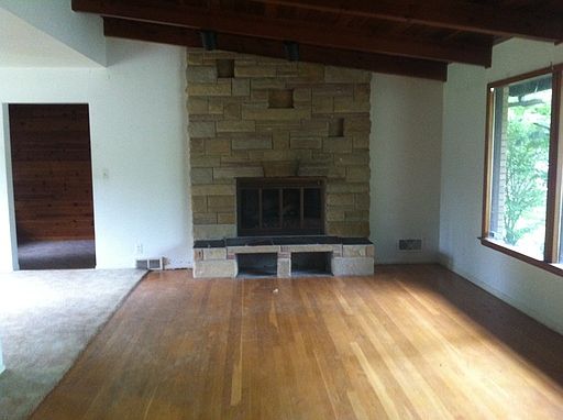 2nd image of 1230 Meadowlane Dr SE
