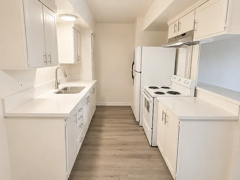 1735 Coronado Ave. — Photo 12