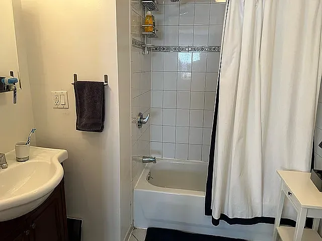 25-36 38th St #1F — Photo 6