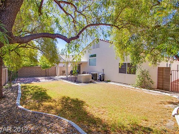 3rd image of 7926 Villa Pintura Ave