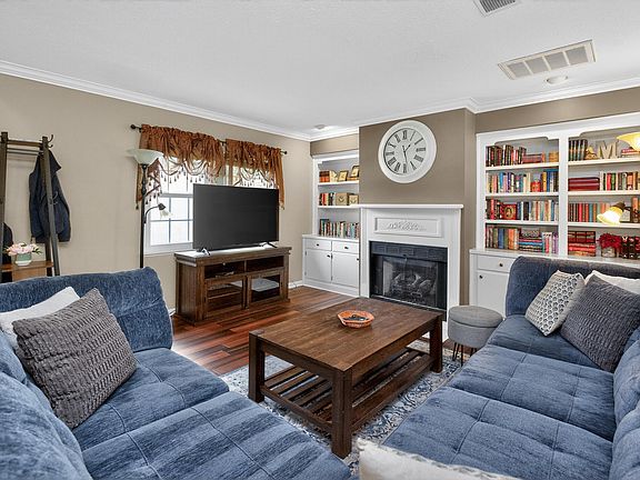 4th image of 3441 Laredo Dr Unit 43