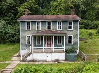 911 Whitten Hollow Rd, New Kensington, PA 15068