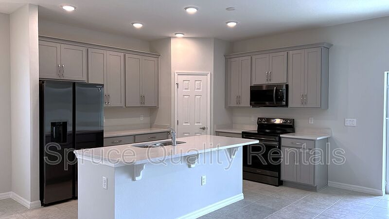 1st image of 1493 Grassland Ave
