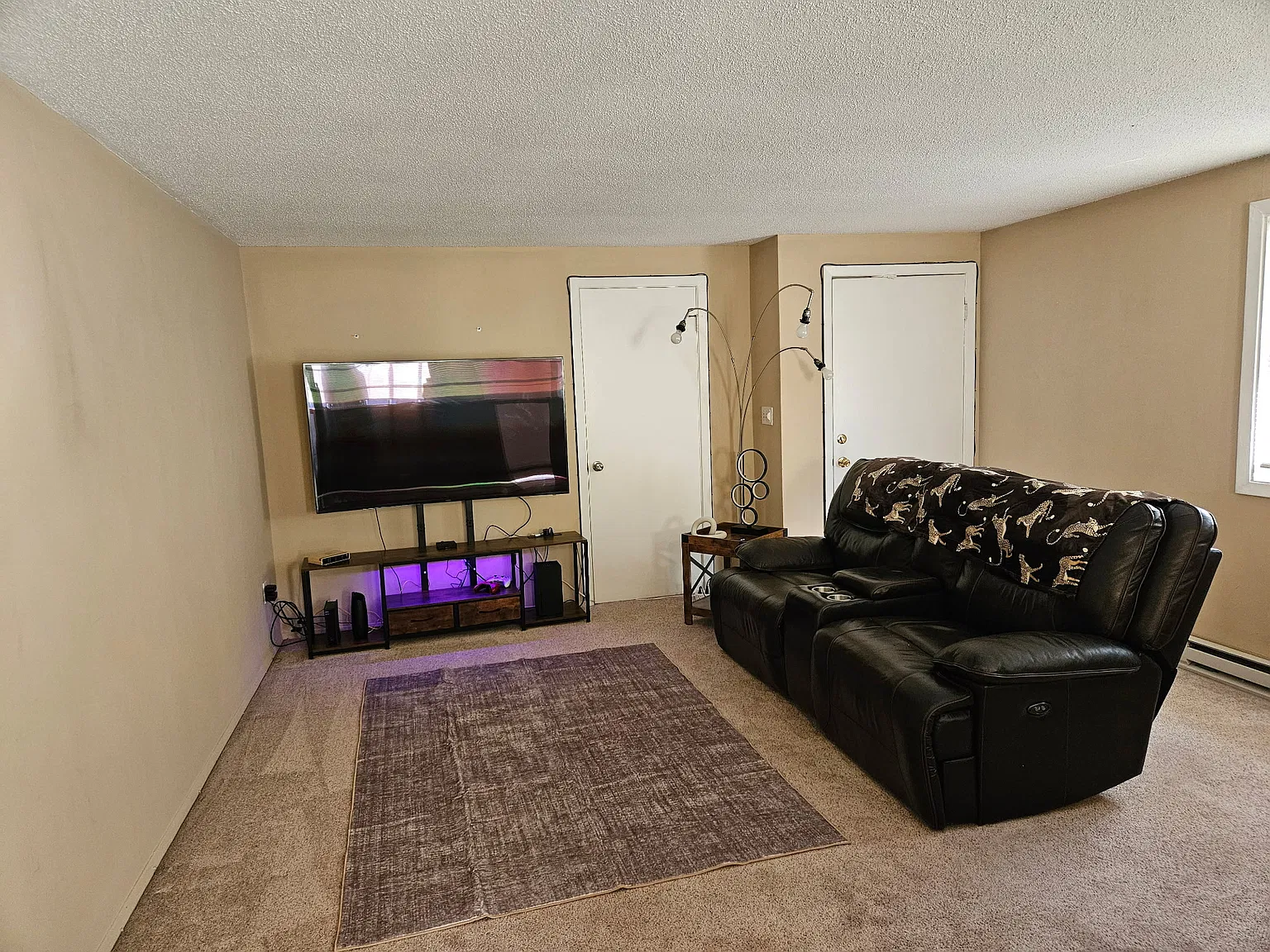 2 bed, 810 sqft, $1,200 — Photo 3