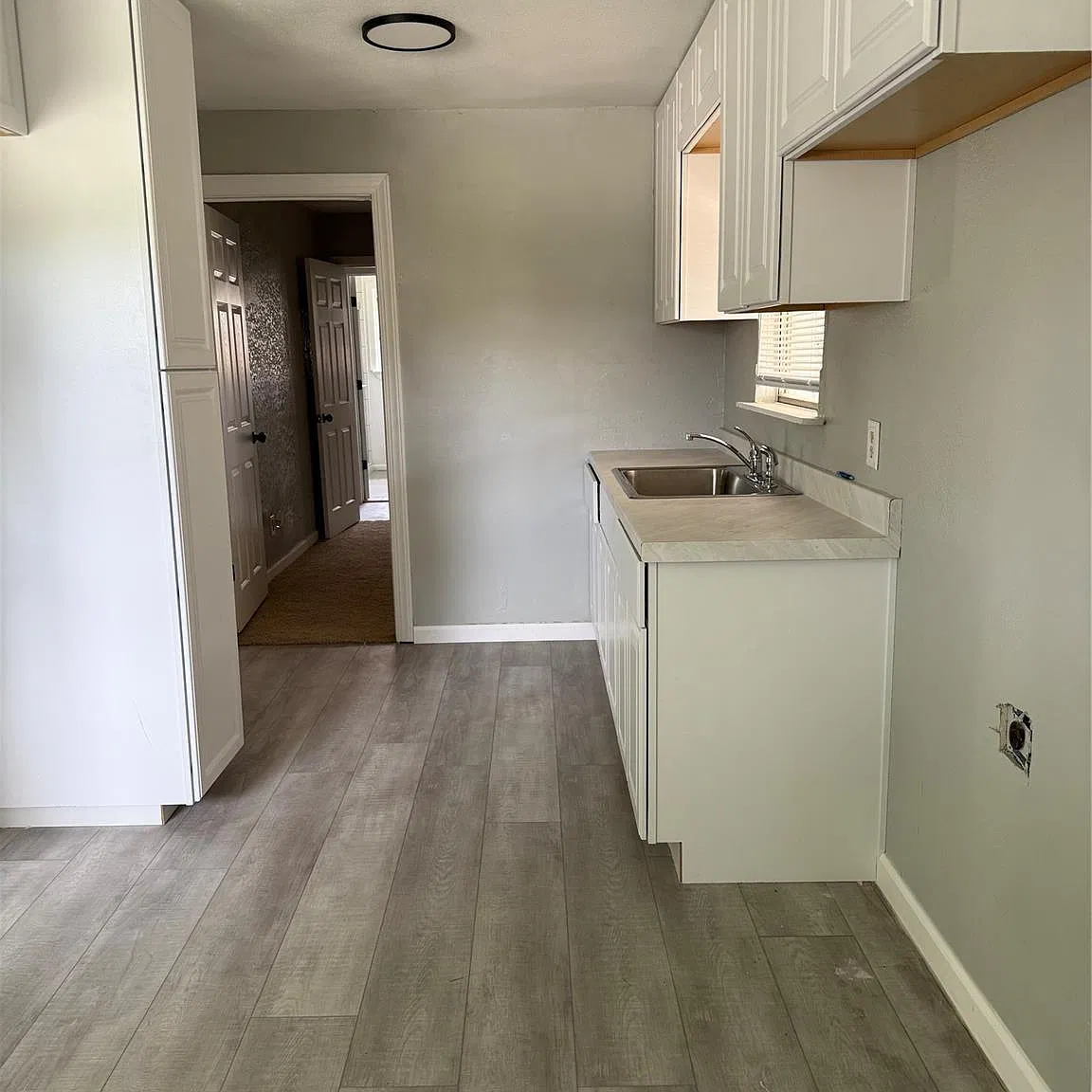 3 bed, 1.0 bath, 1182 sqft, $1,600 — Photo 3