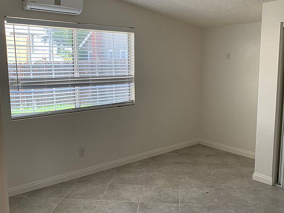 4th image of 5439 Encinita Ave