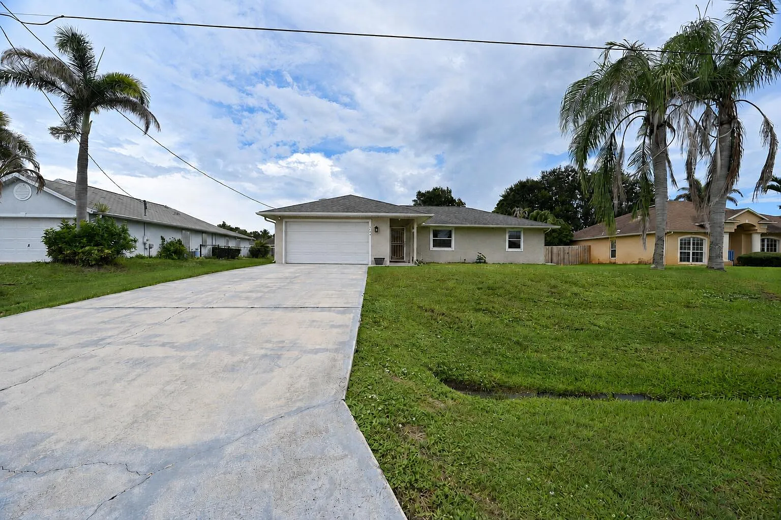3 bed, 2.0 bath, 1392 sqft, $2,900 — Photo 2