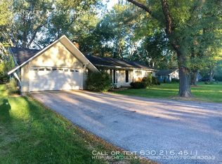 806 Locust Dr, Dundee, IL 60118