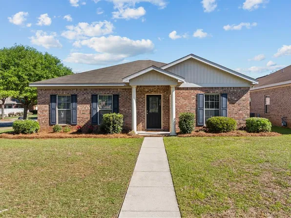 226 Maplecliff Dr, Dothan, AL 36303