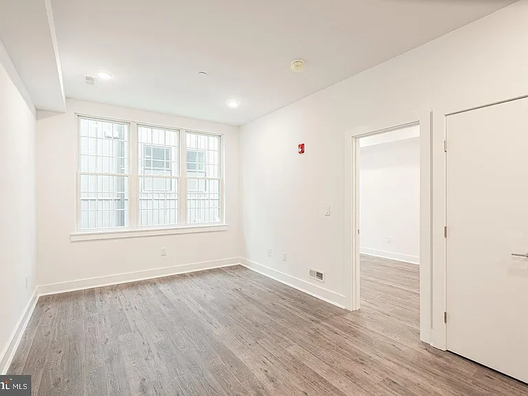 2623 Christian St #303 — Photo 4