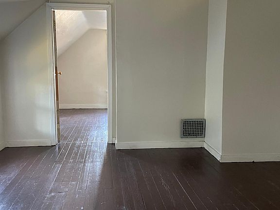 4th image of 6230 Elmwood Ave