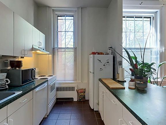 5th image of 25 Atherton St APT 18