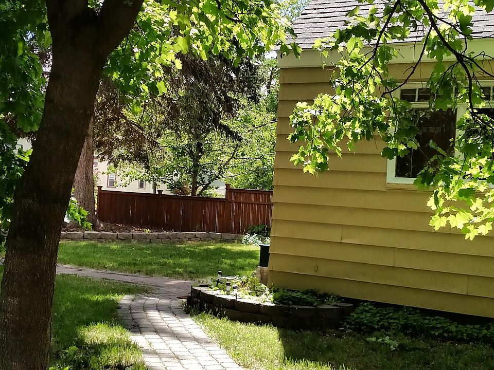1st image of 602 S 6th St W