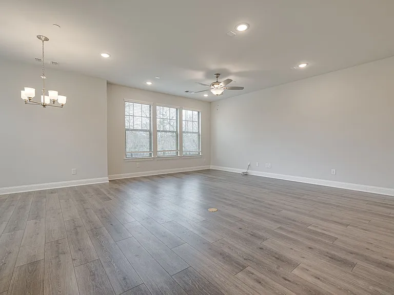 1903 McClane Dr — Photo 3