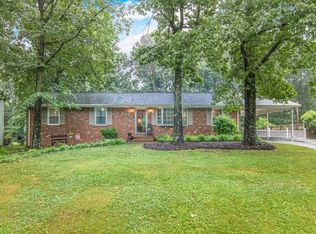 5270 Cherokee Hills Dr, Salem, VA 24153