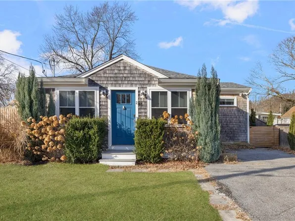 22 Walsh Ave, Barrington, RI 02806