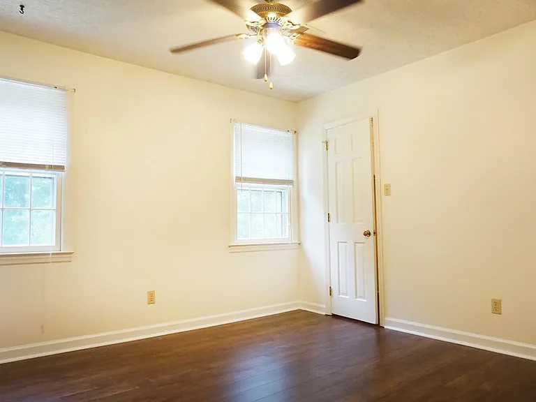 318 Foxhall Ct — Photo 27