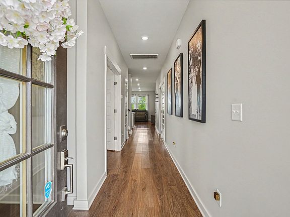 5th image of 106 Merion Way