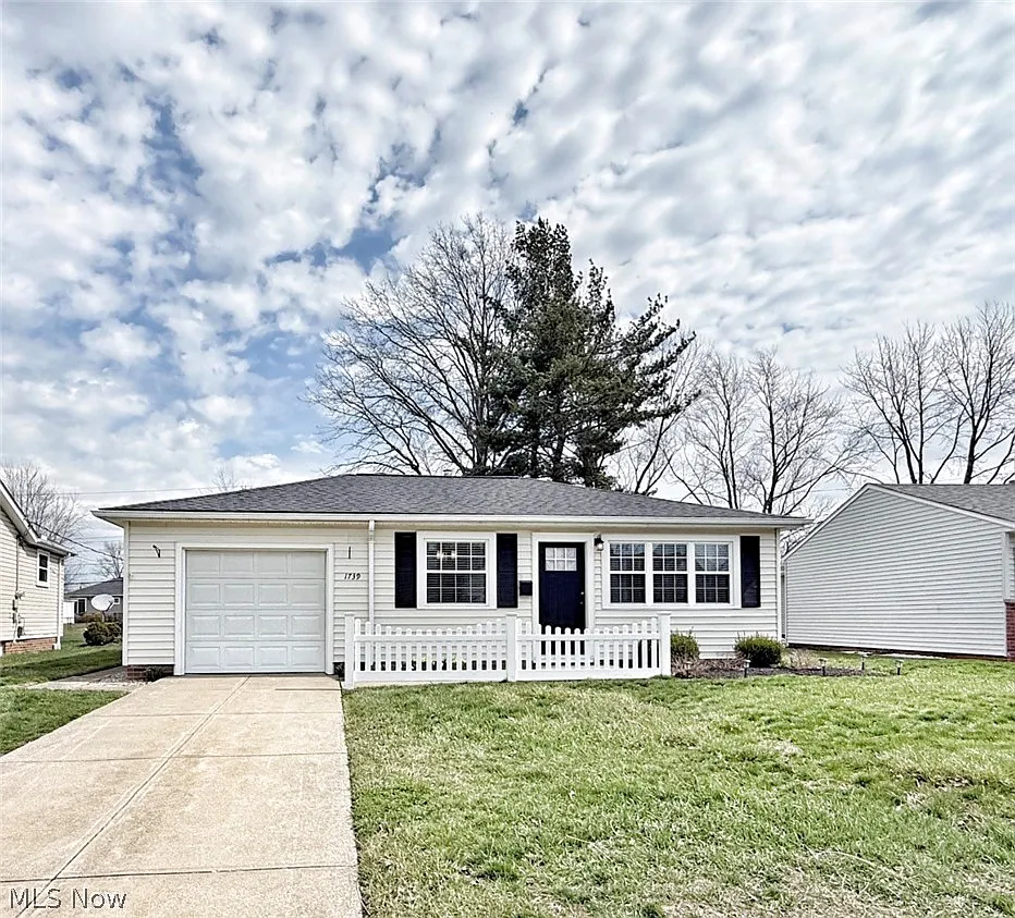 1739 Ridgeview Dr photo 1