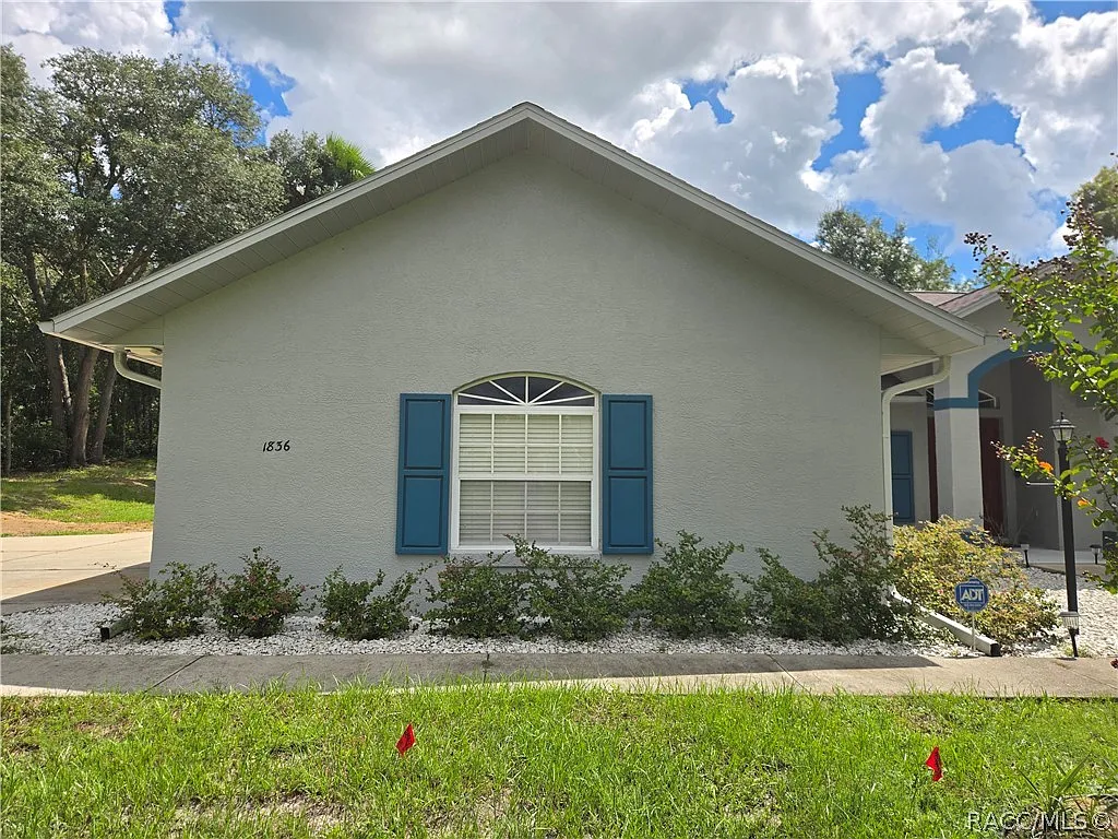 3 bed, 1717 sqft, $2,800 — Photo 2