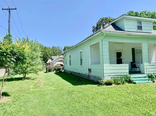 516 W 6th St, Coffeyville, KS 67337