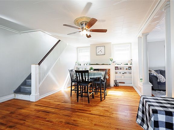4th image of 1017 Bronson St