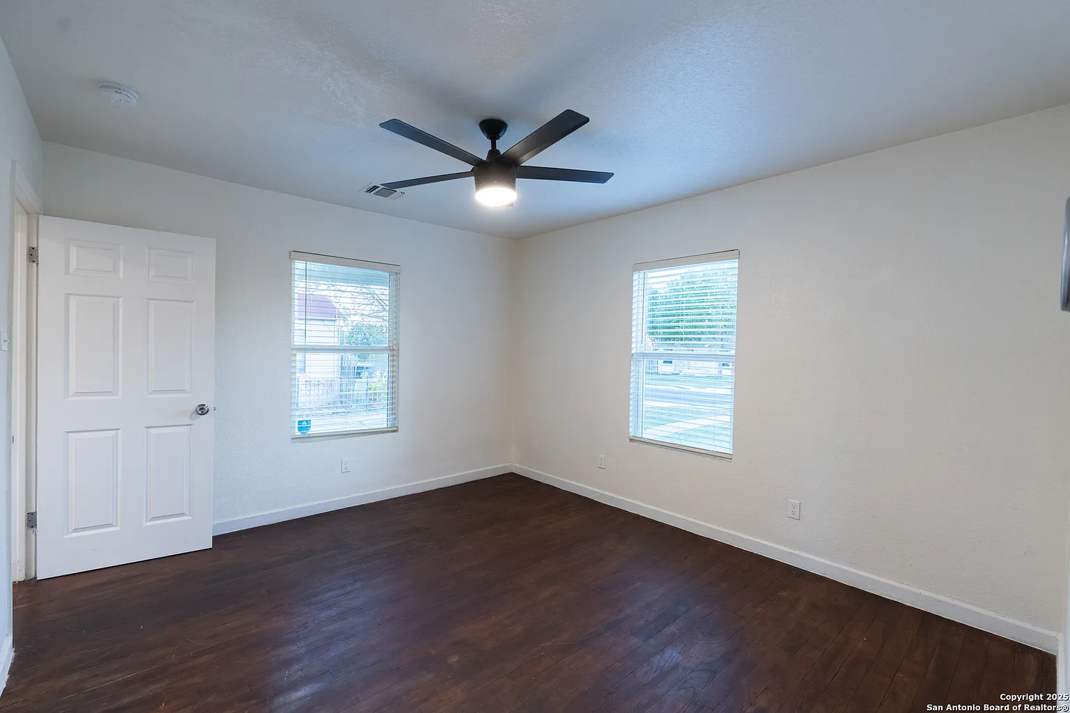 2519 W Huisache Ave — photo 14