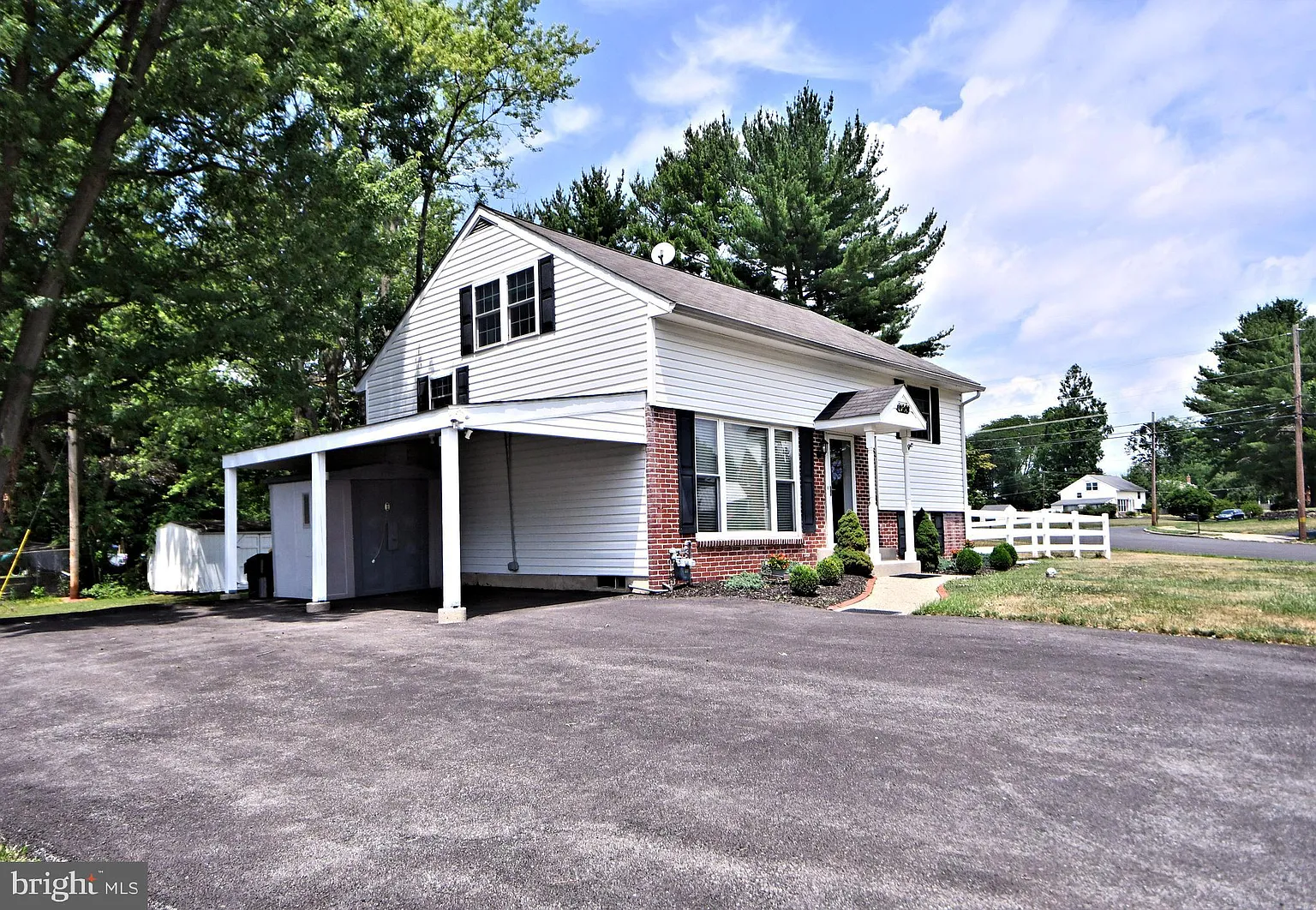 1201 Wayfield Dr photo 1