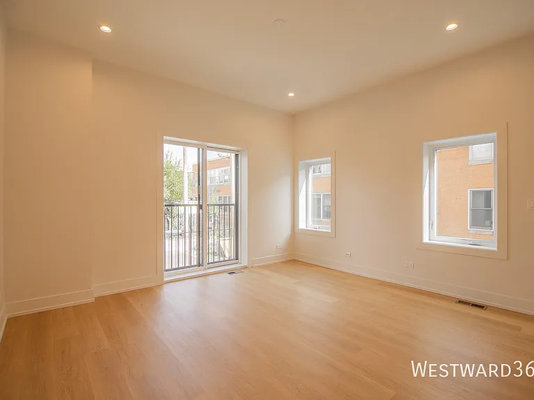 2042 W Washington Blvd #1E — Photo 7