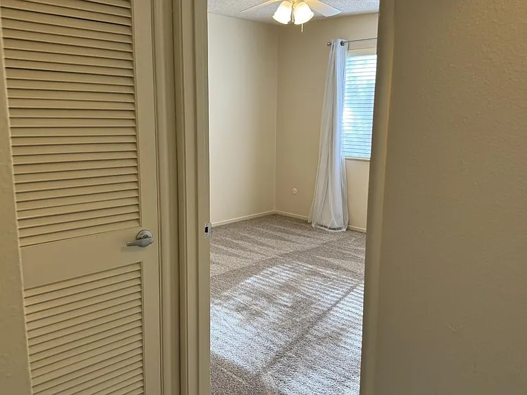 5085 N Wishon Ave #18 — Photo 8