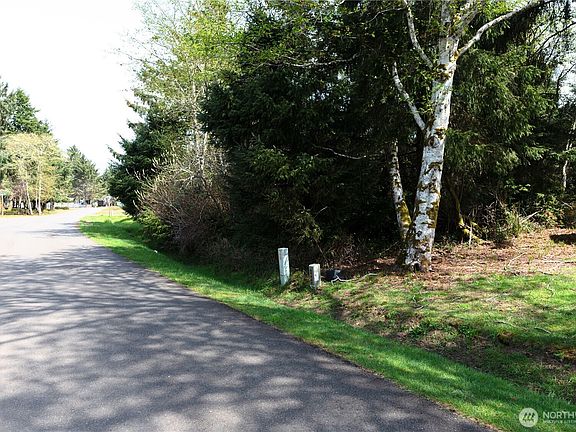 2nd image of 336 Lake Bay Loop SE