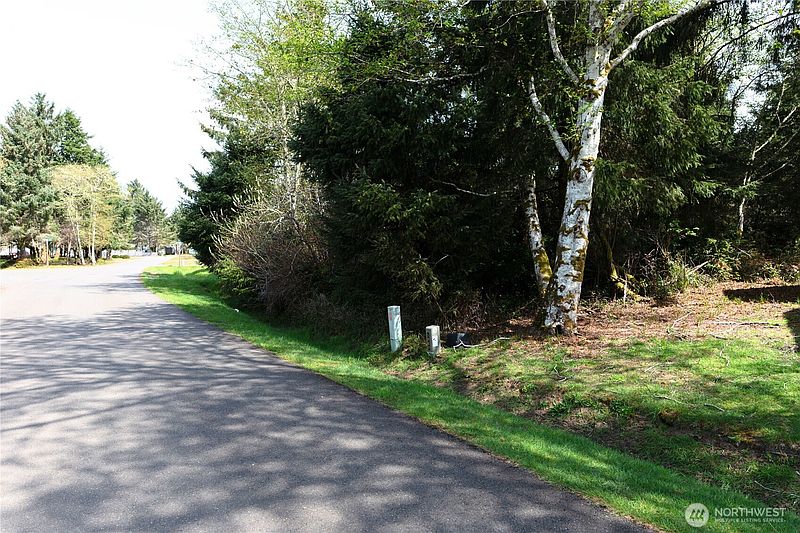 2nd image of 336 Lake Bay Loop SE