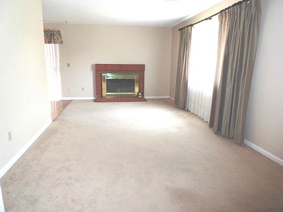 3rd image of 1827 Cherokee Dr Unit 1