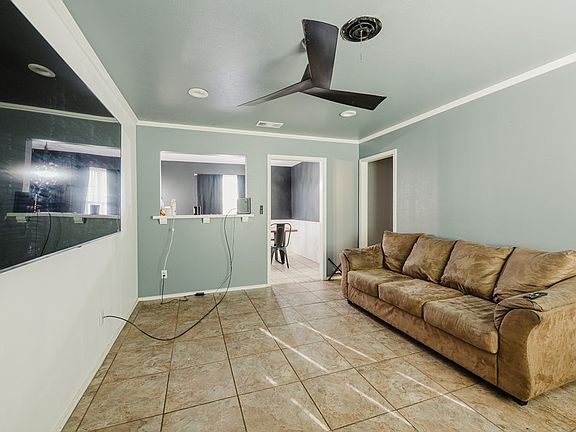5th image of 1529 E 52nd St