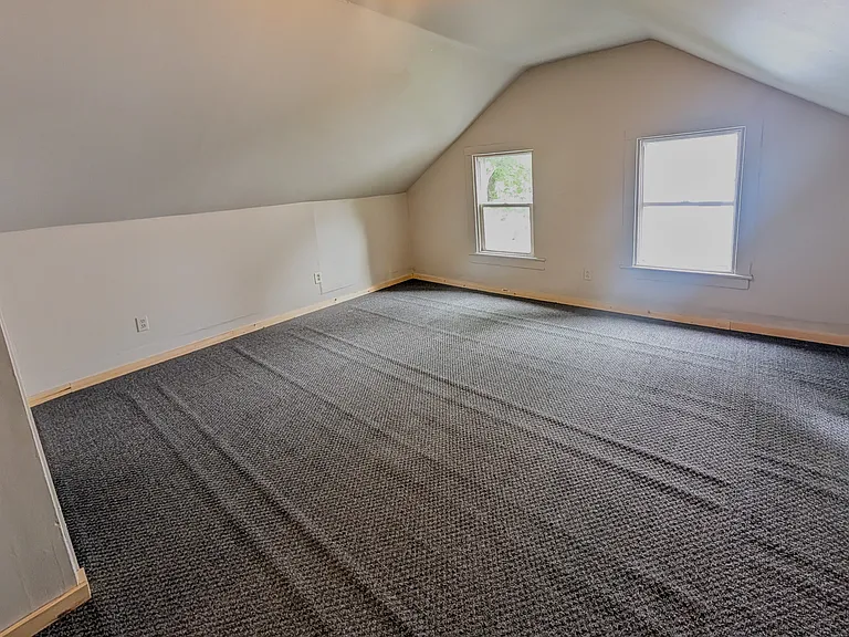 420 W Pleasant St — Photo 8