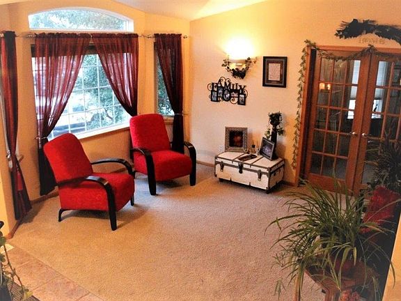 4th image of 3143 Rosemont Way