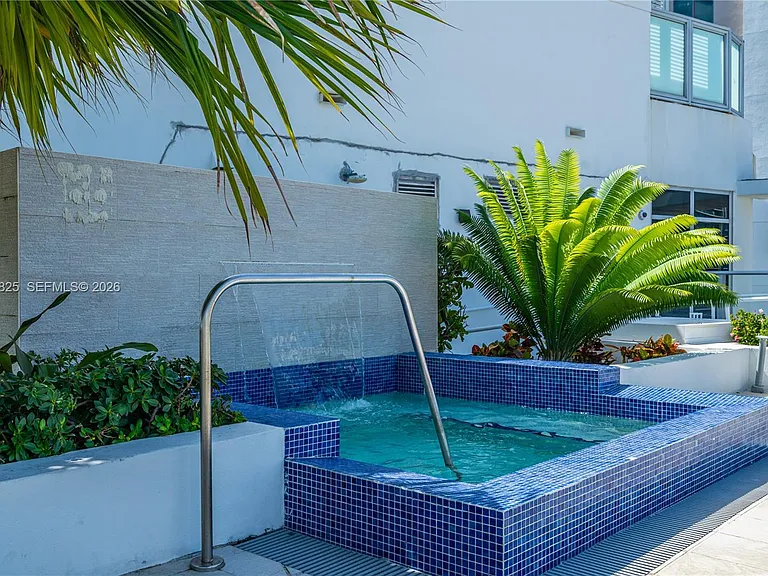 1010 SW 2nd Ave #1003 — Photo 34
