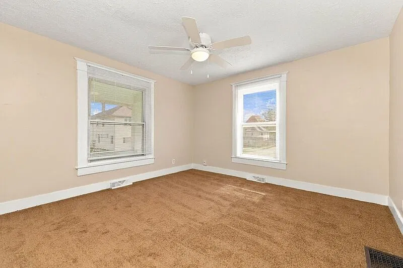 4 bed, 1.5 bath, $1,295 — Photo 4