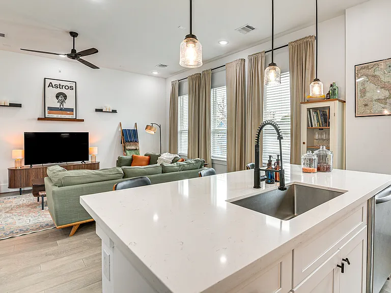 1503 Egypt St — Photo 11