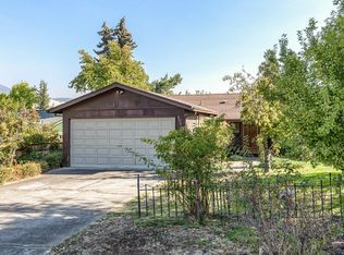 852 Oak Knoll Dr, Ashland, OR