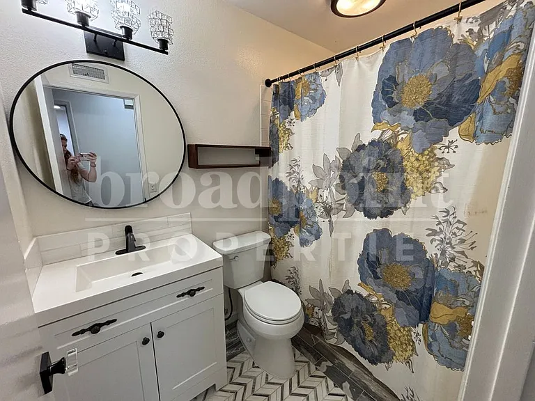 1515 Kent Ave — Photo 11