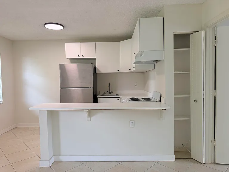 5174 NE 6th Ave #526 — Photo 1