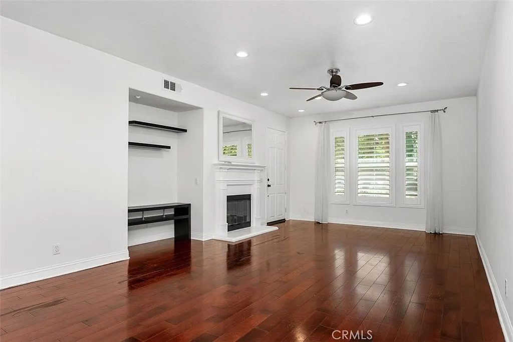 3 bed, 1911 sqft, $4,700 — Photo 4