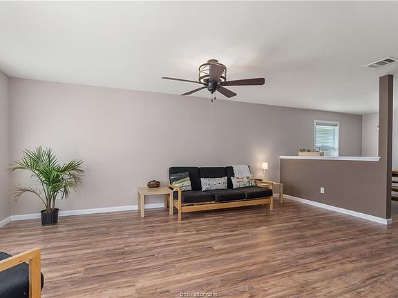 5th image of 15105 Meredith Ln