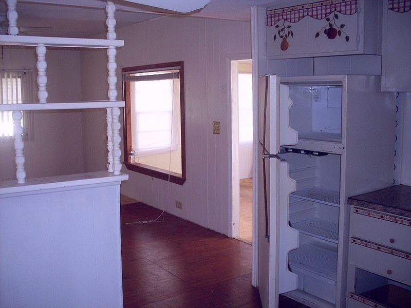 2nd image of 5810 Eastlake Dr