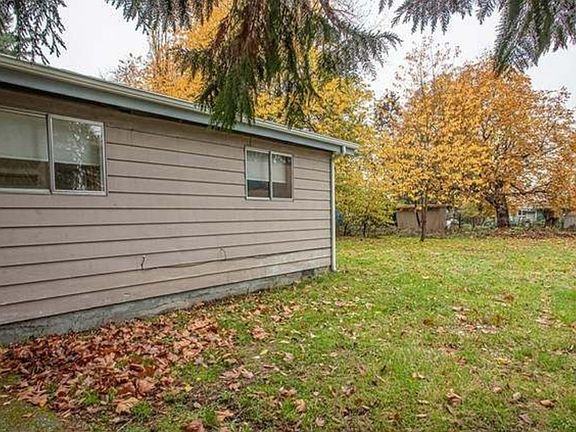 5th image of 3005 D St SE