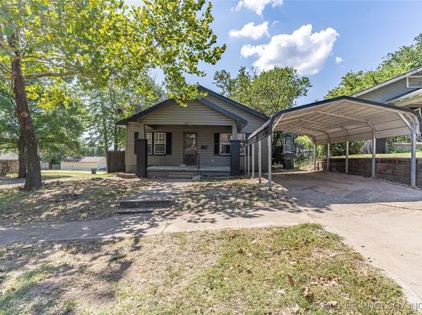 302 W 10th Ave, Bristow, OK 74010